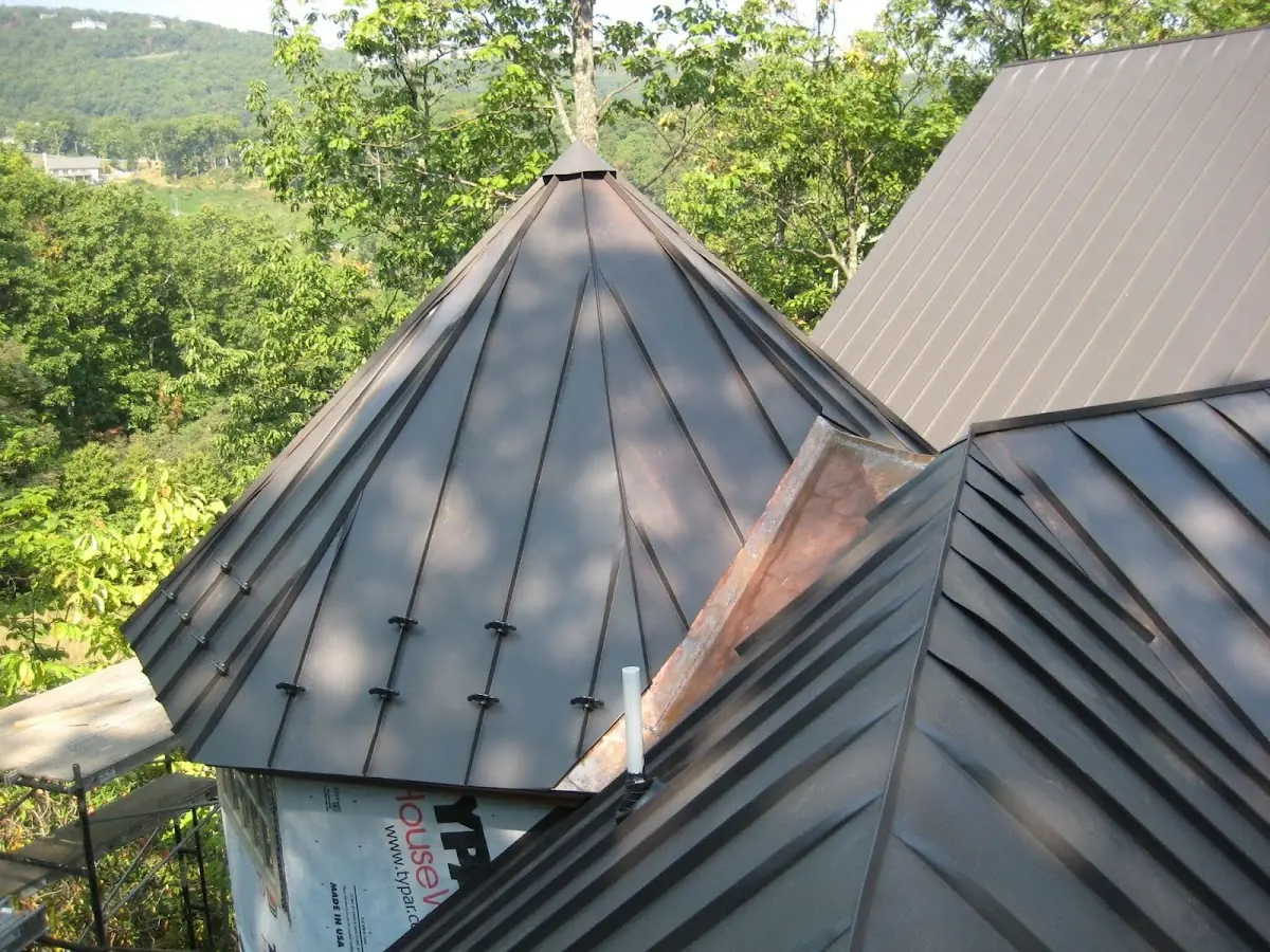 Professional Roof Tarp Installation by Craftsman Roofing in Shadow Wood